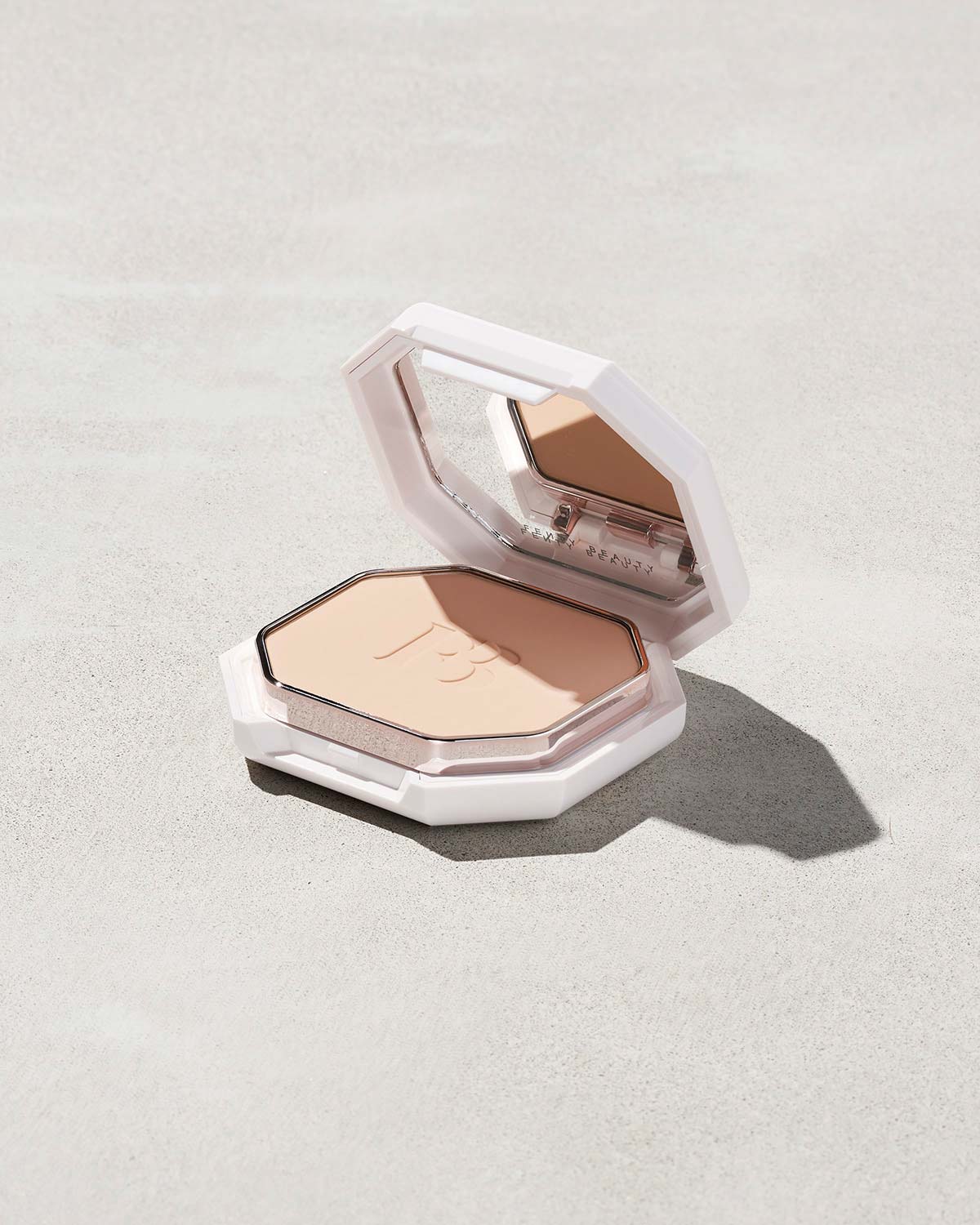 Fenty Beauty PRO FILT’R Soft Matte Powder Foundation