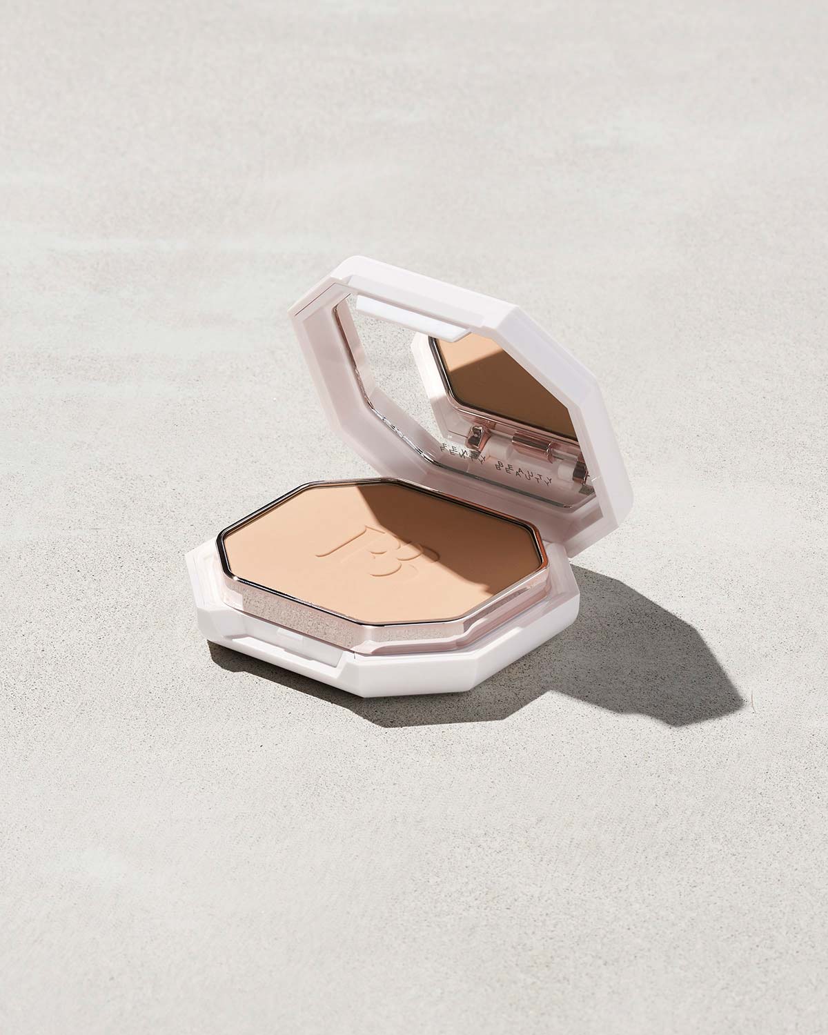 Fenty Beauty PRO FILT’R Soft Matte Powder Foundation