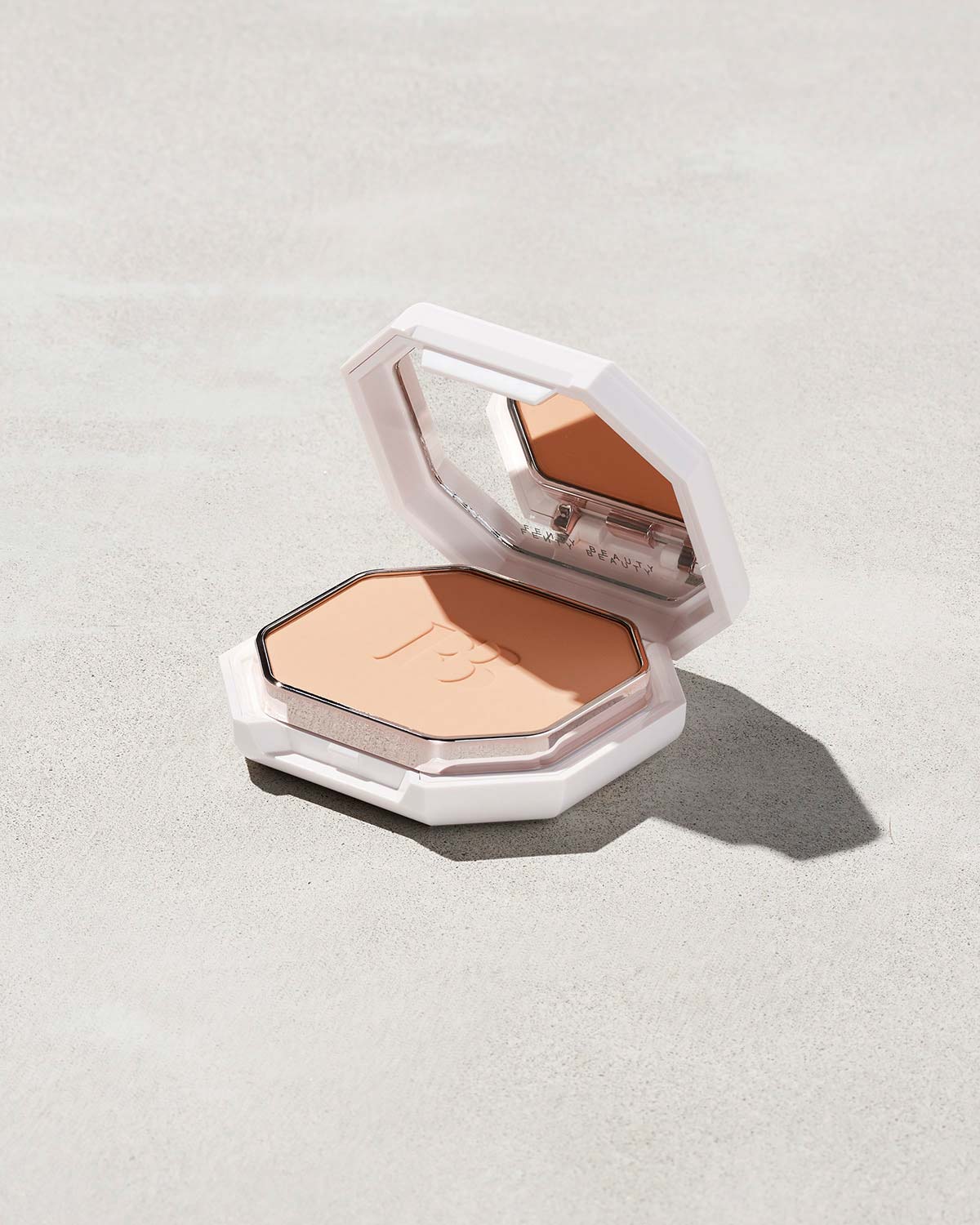 Fenty Beauty PRO FILT’R Soft Matte Powder Foundation