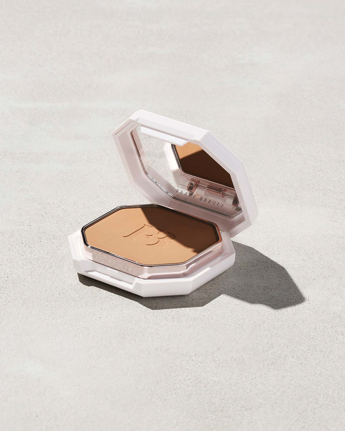 Fenty Beauty PRO FILT’R Soft Matte Powder Foundation