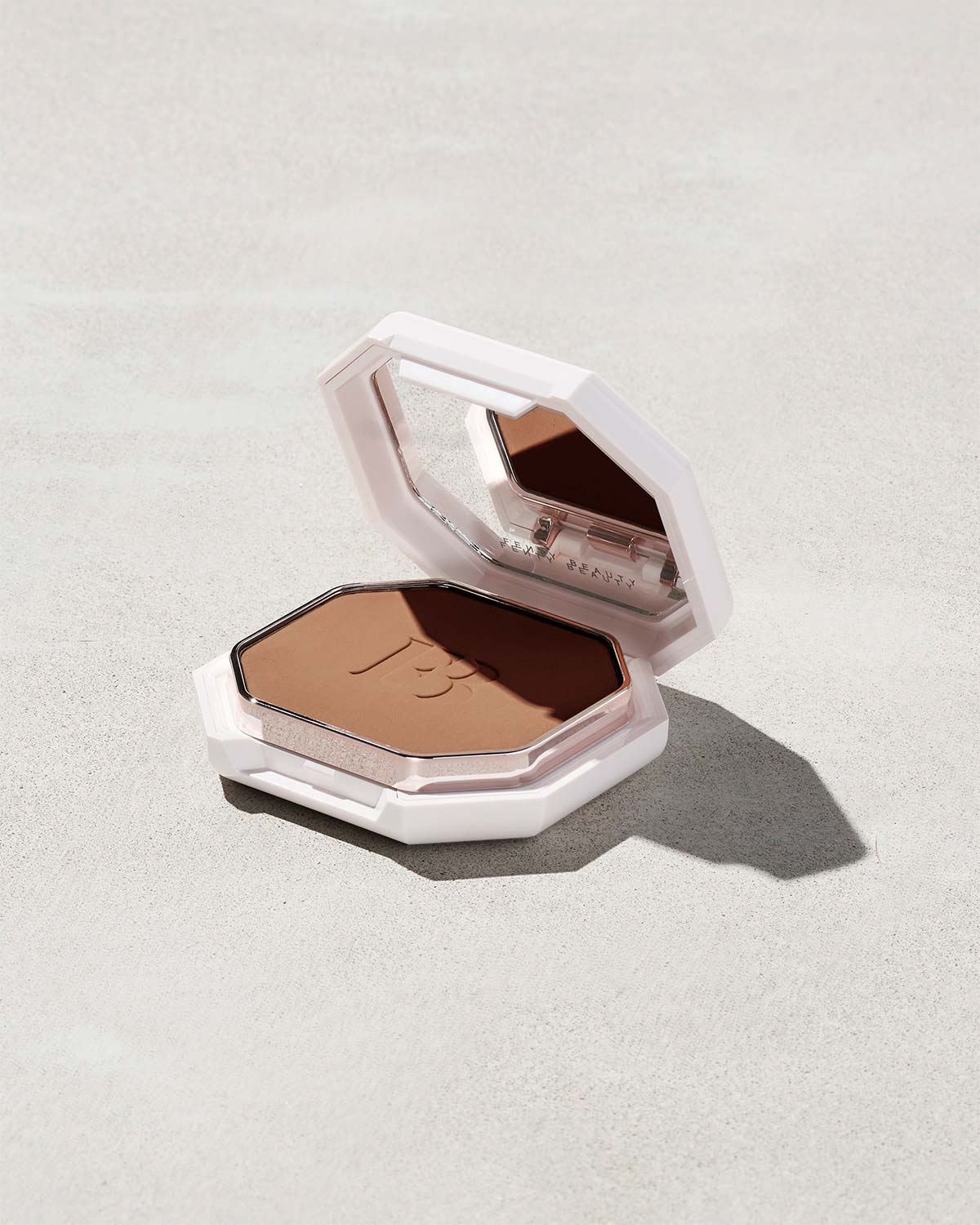 Fenty Beauty PRO FILT’R Soft Matte Powder Foundation