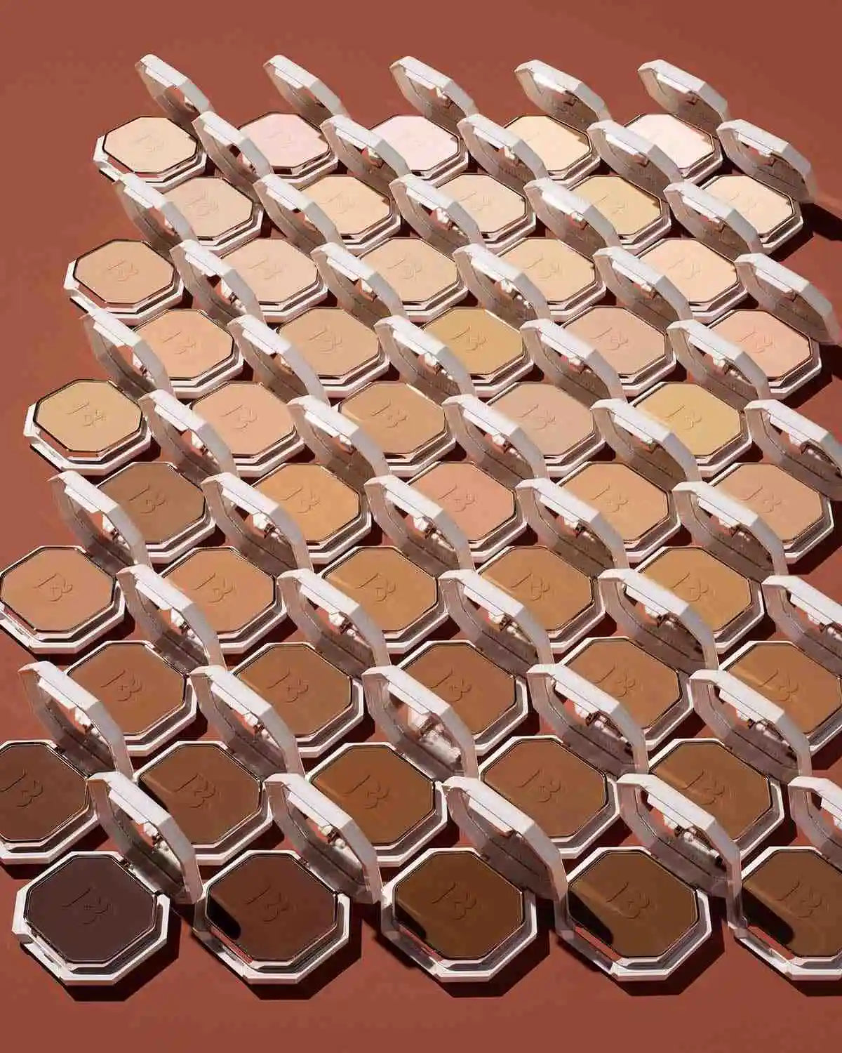 Fenty Beauty PRO FILT’R Soft Matte Powder Foundation